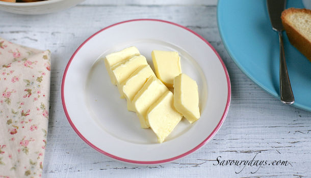 Cách tự làm bơ tại nhà (tận dụng kem tươi tách nước) - Savoury Days