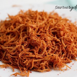 cách-làm-khô-gà-xé-cay-banner-