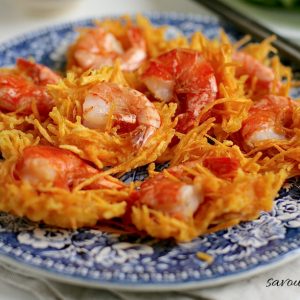 Cách làm bánh khoai môn kén nhân tôm thịt vừa thơm vừa ngon giòn rụm